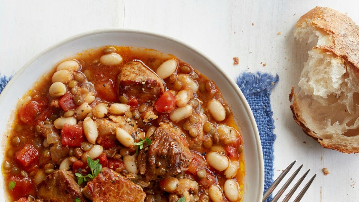 White Beans with Pork and Croutons Recipe