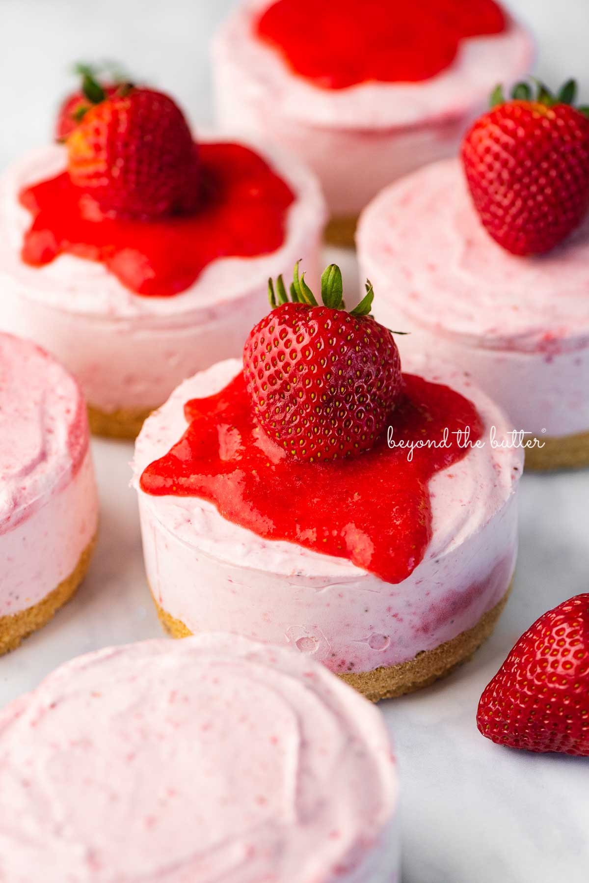 Individual No-Bake Strawberry Cheesecakes Recipe