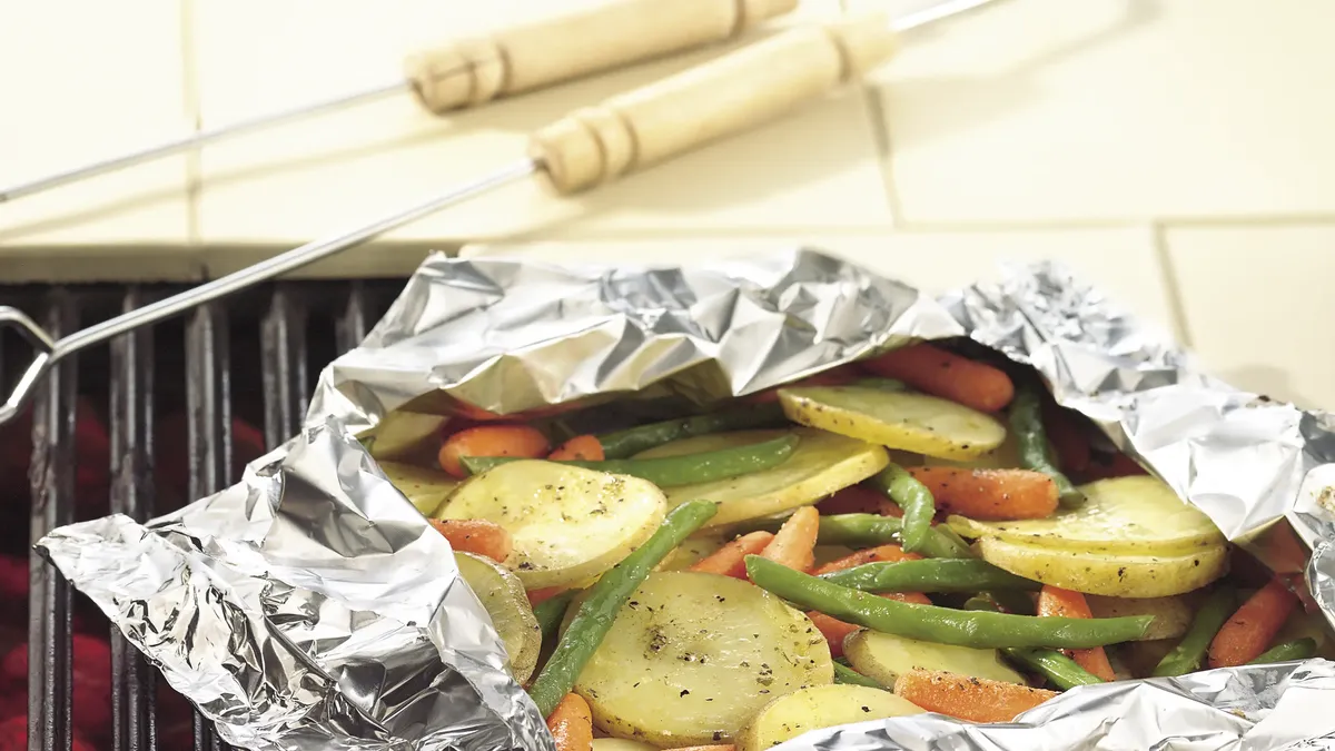 Grilled Potatoes and Veggies in Foil – Easy, Tasty, No‑Mess