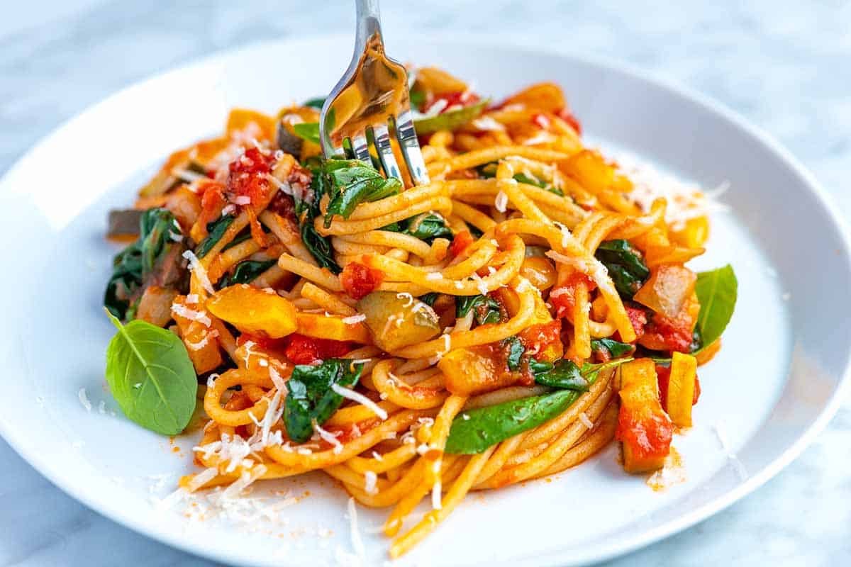 Healthy Spaghetti Sauce with Vegetables – Quick & Tasty