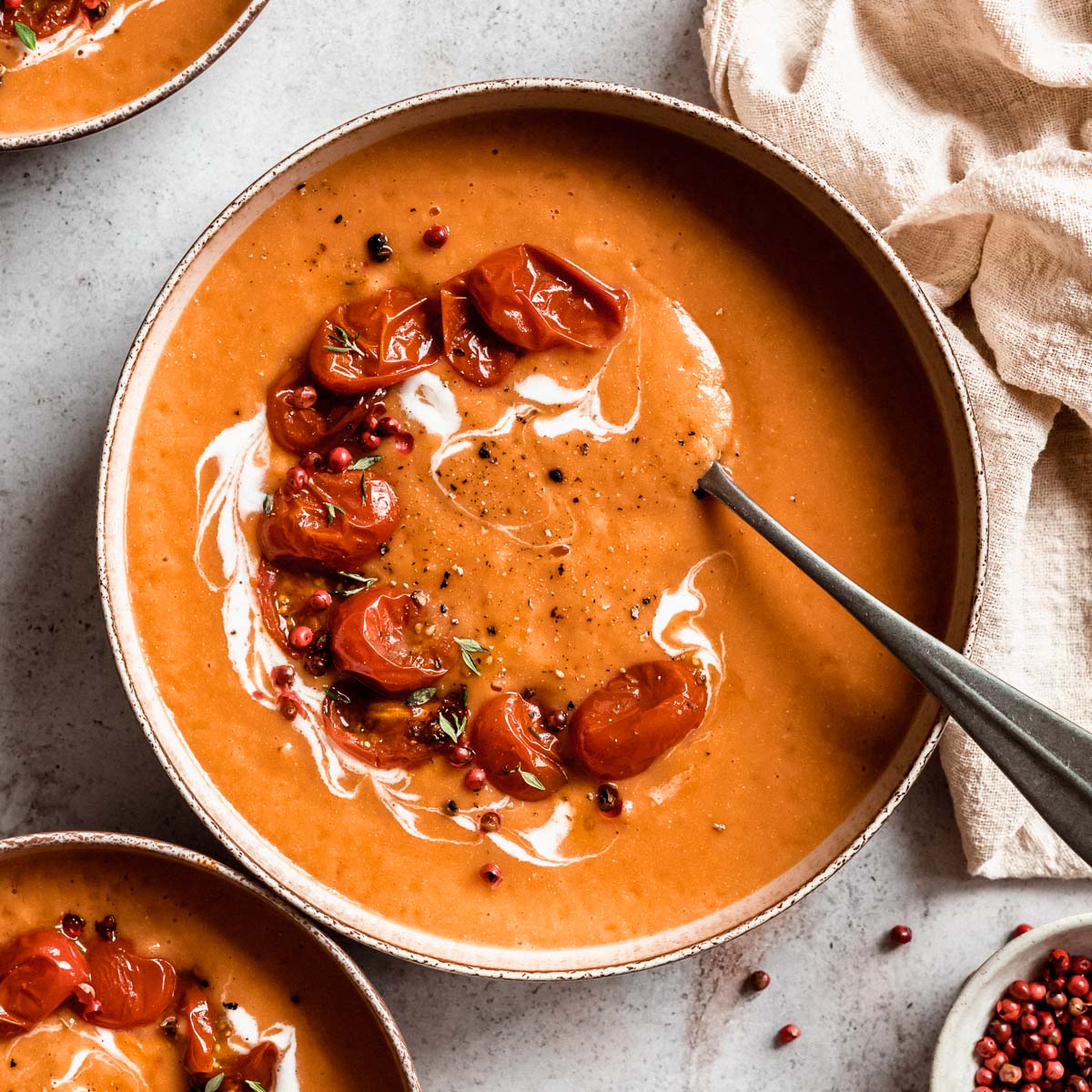Quick Tomato Soup Recipe with Canned Tomatoes – Easy