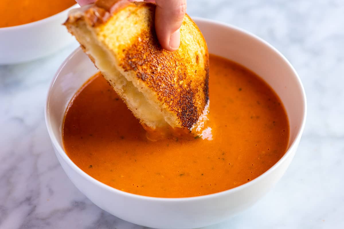 Roasted Tomato Soup Recipe – Easy Fresh & Flavorful