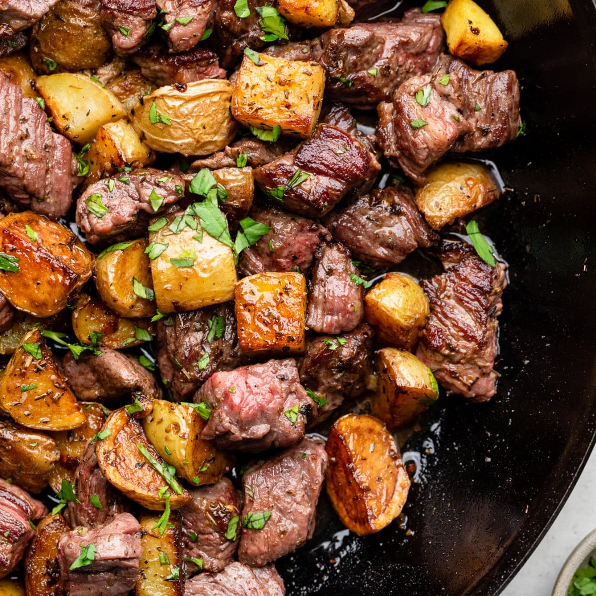 Garlic Butter Steak Bites & Crispy Potatoes Recipe – Quick & Delicious