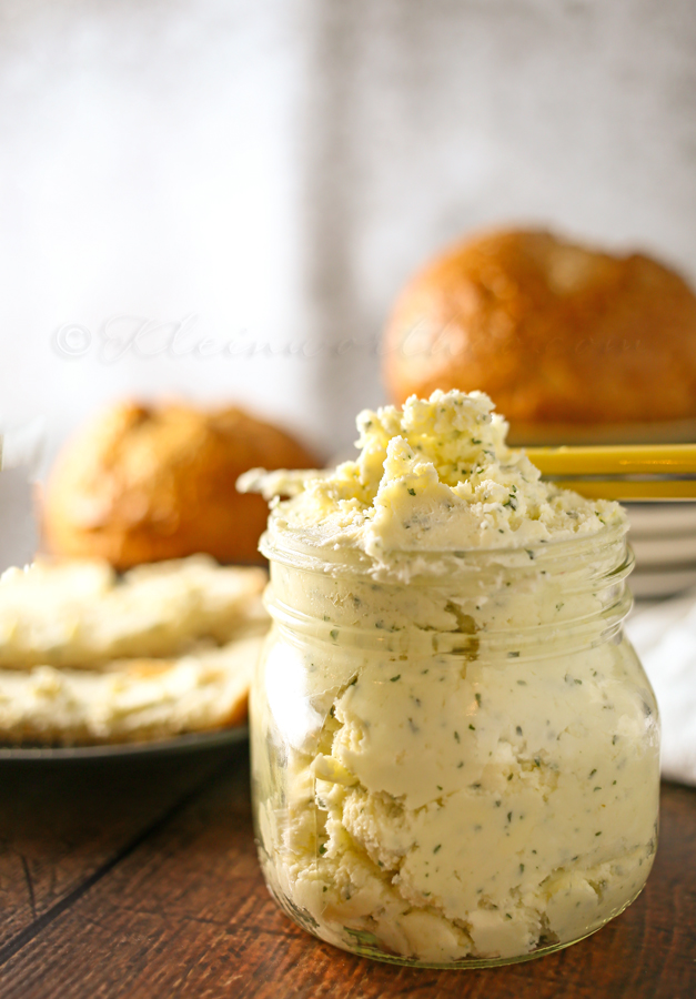 Italian Herb Butter: Easy Recipe, Uses & Buying Tips