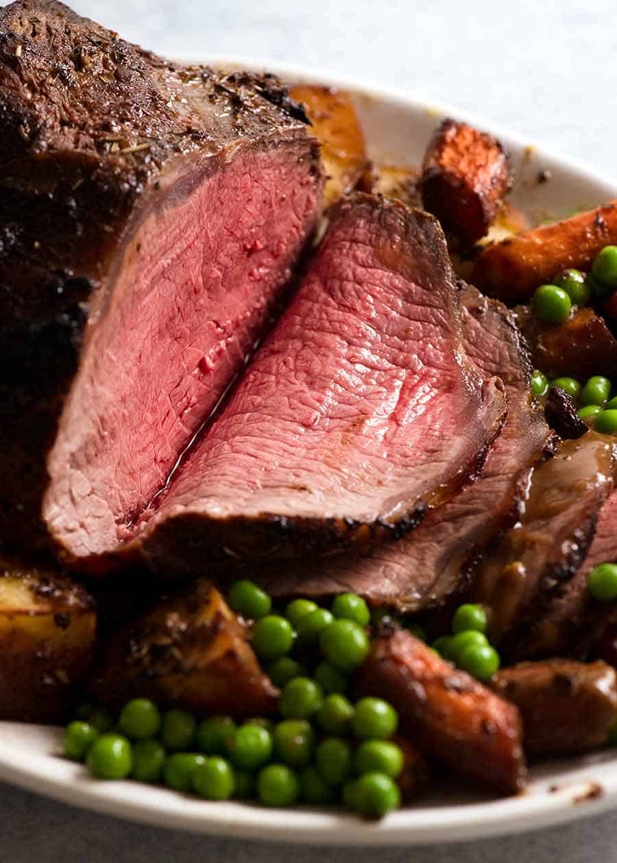Ultimate Roast Beef Recipe – Juicy, Easy & Foolproof