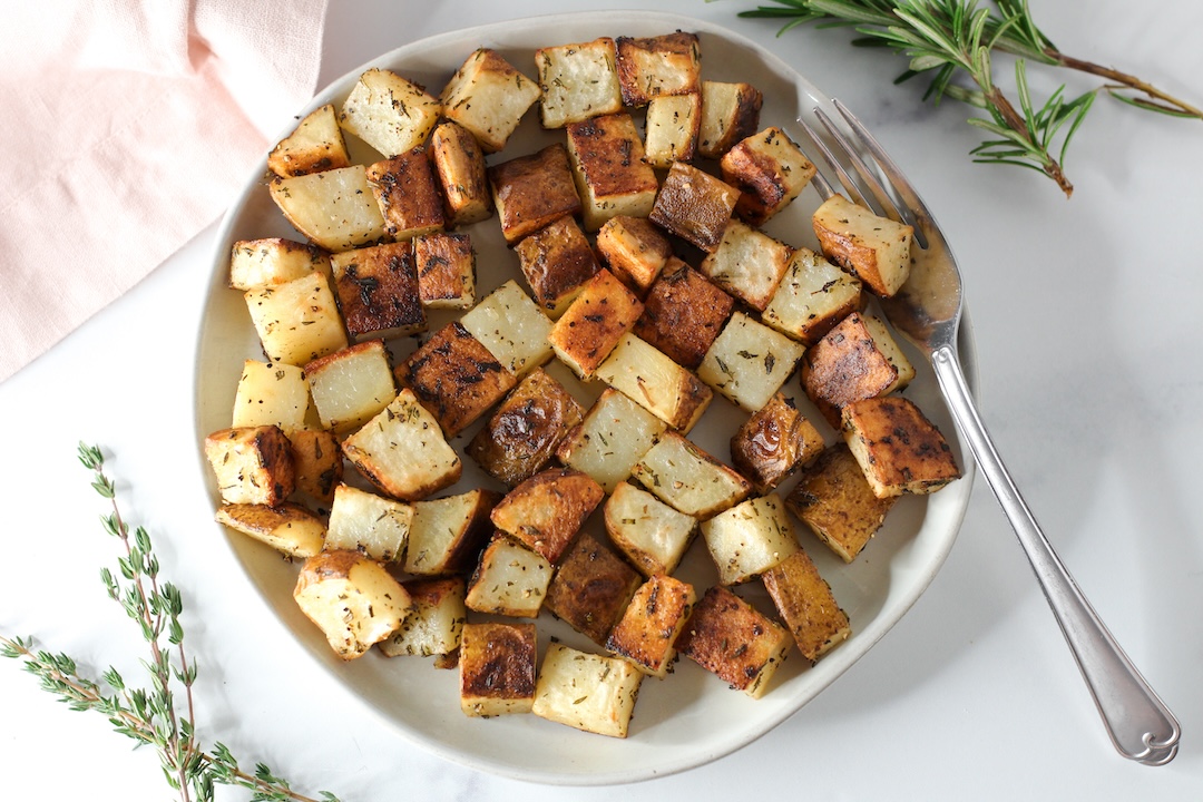 Thyme or Rosemary for Potatoes – Which Herb Wins?
