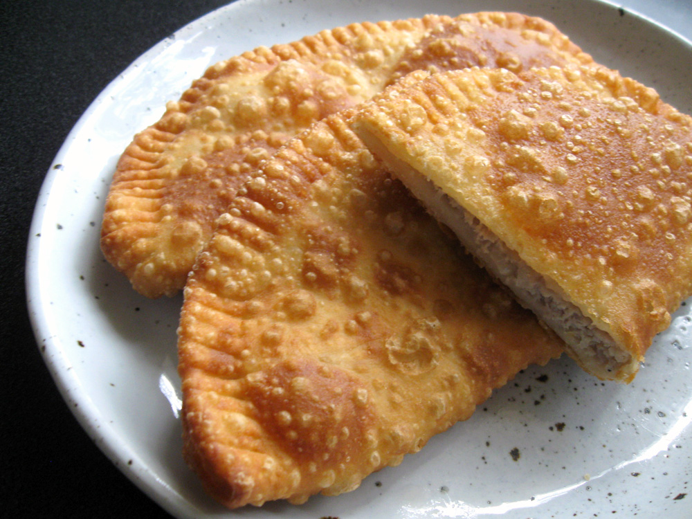 Ukrainian Meat Pie – Flaky, Beef‑Filled Pyrizhky Recipe