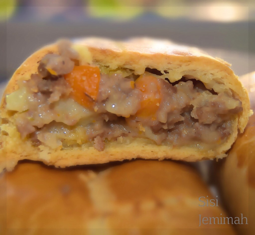 Nigerian Meat Pie Recipe – Sisi Yemmie’s Flaky Delight