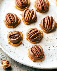 Chocolate-Caramel-Pecan Pretzel Bites Recipe