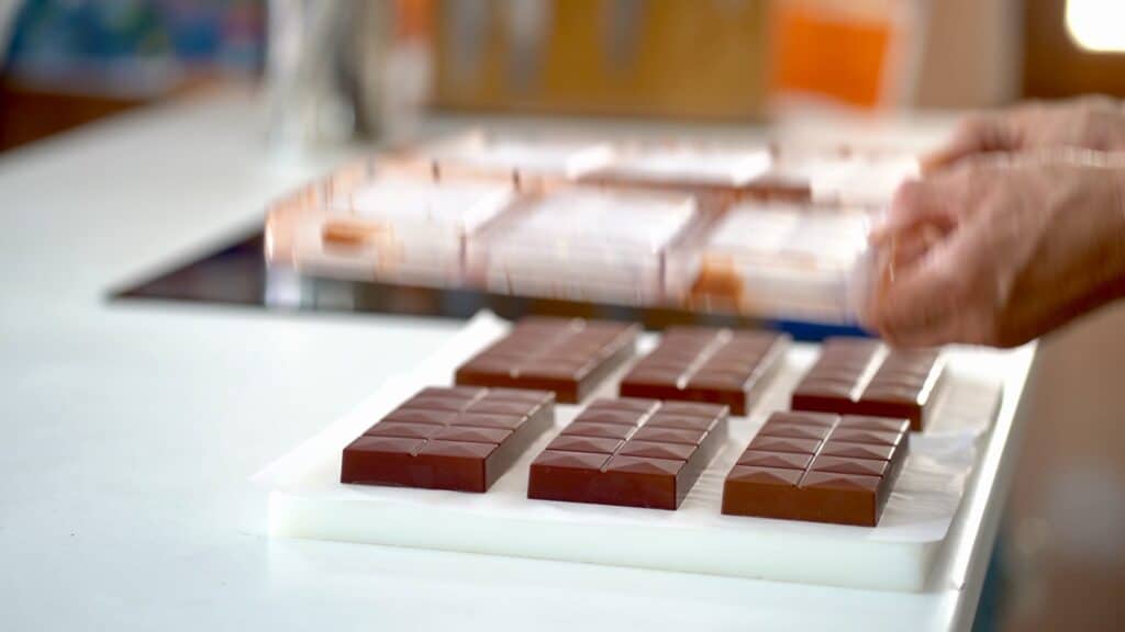 Tempered Chocolate (for Use in Molding and Sculpting) Recipe