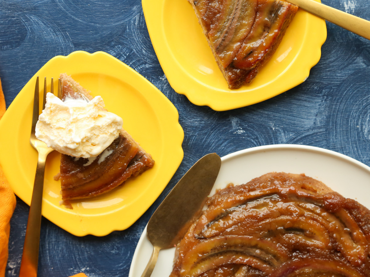 Slow Cooker Banana Upside Down Cake Recipe