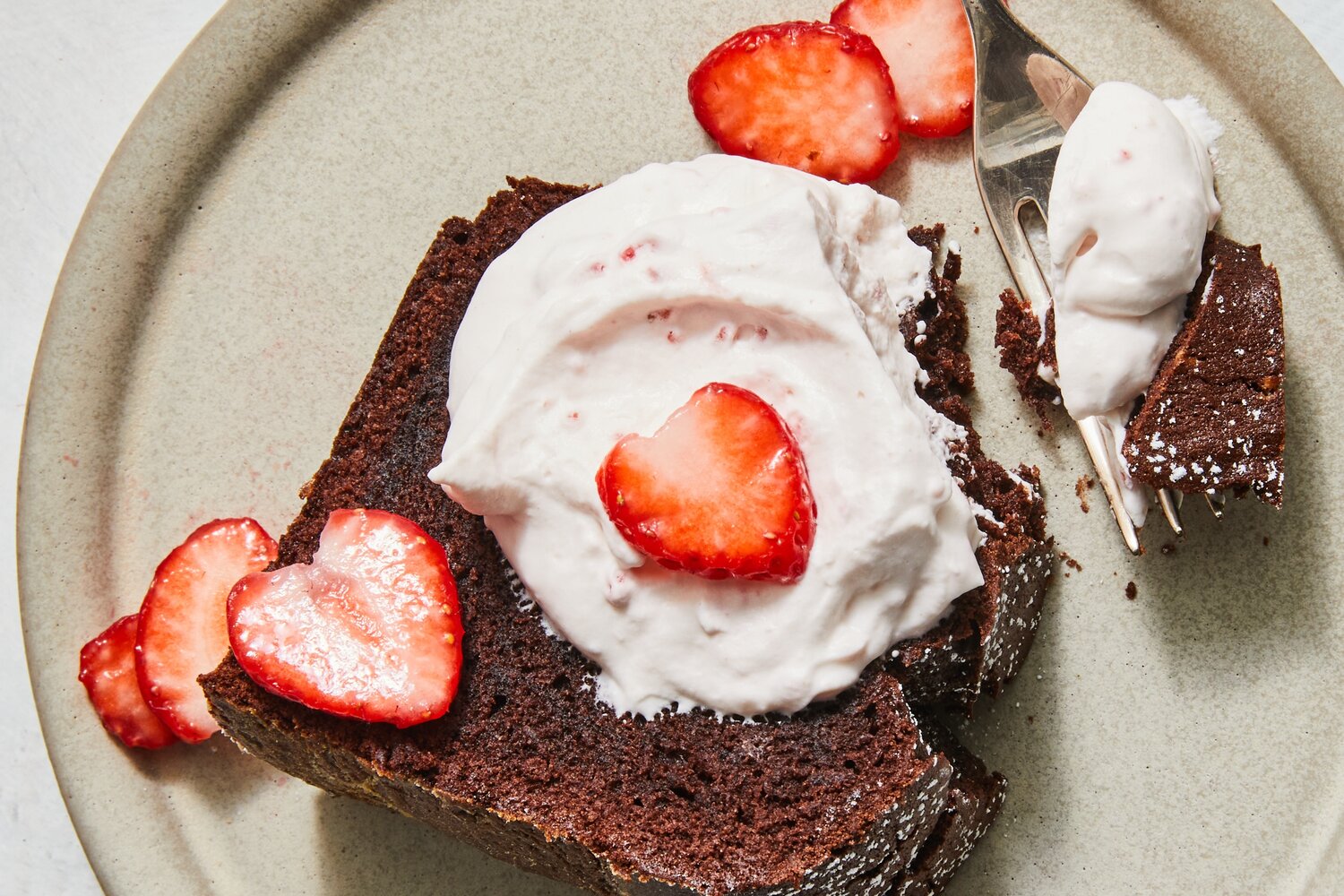 Toasted Pound Cake with Strawberries and Chocolate Cream