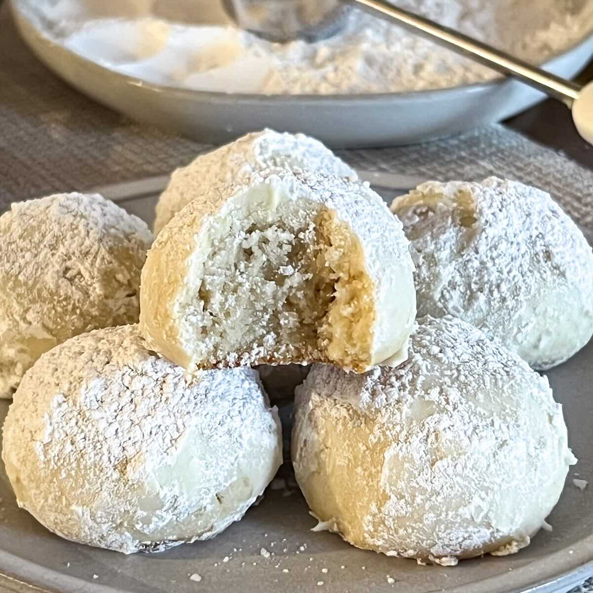 How to Make Snowball Cookies
