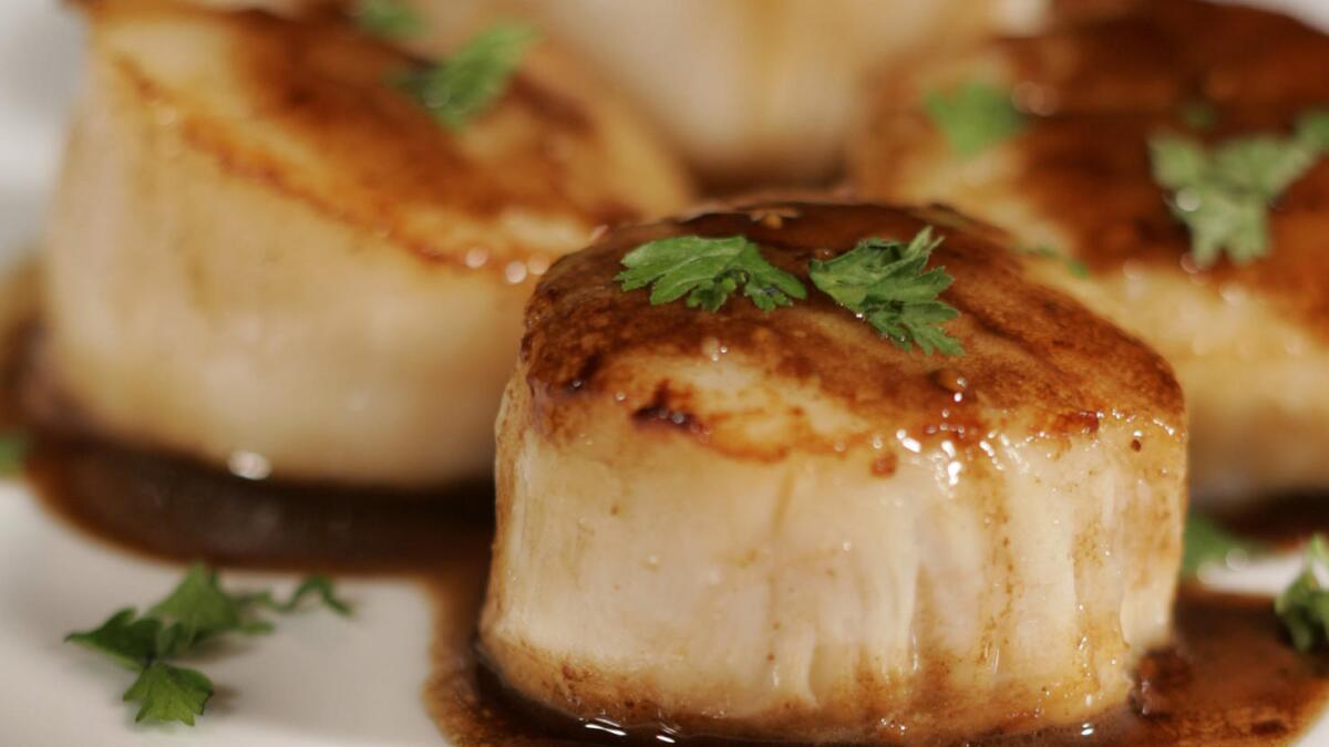 Bay Scallops with Smoked Salmon and Balsamic Vinegar Sauce Recipe
