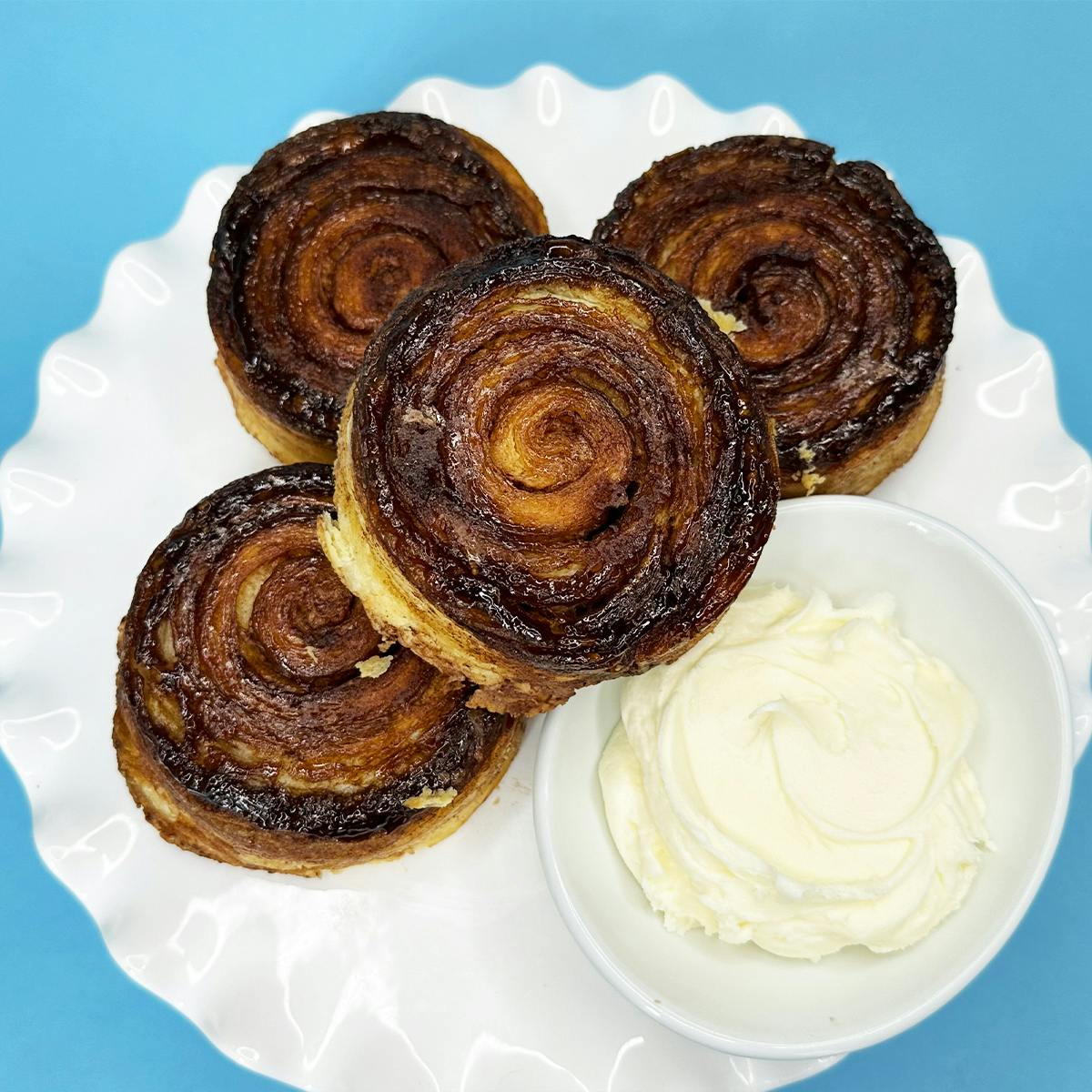 Cinnamon Roll Biscuits with Sweet Tea Caramel Recipe