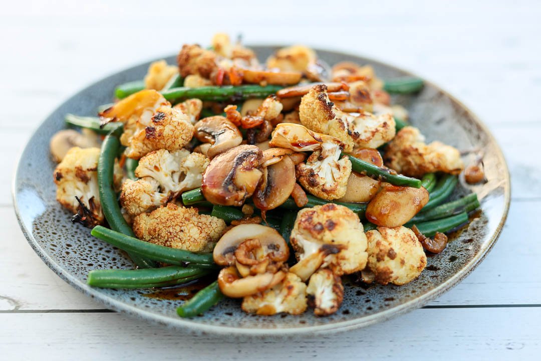 Roasted Cauliflower with Green Beans and Mushrooms Recipe