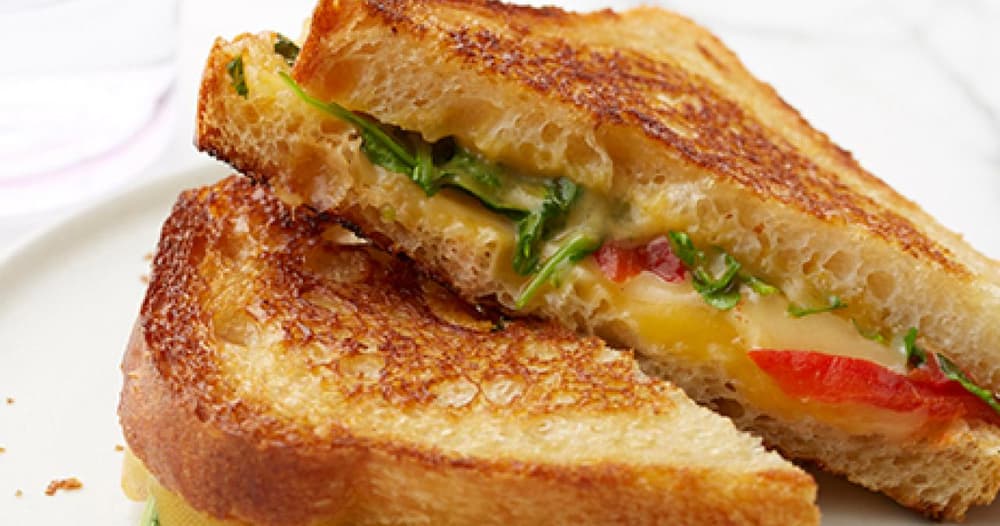 Smoked Gouda and Roasted Red Pepper Grilled Cheese Recipe