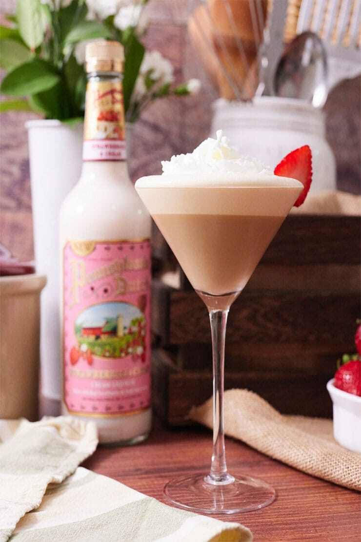 Sandra Lee's Strawberry Cream Martini Recipe