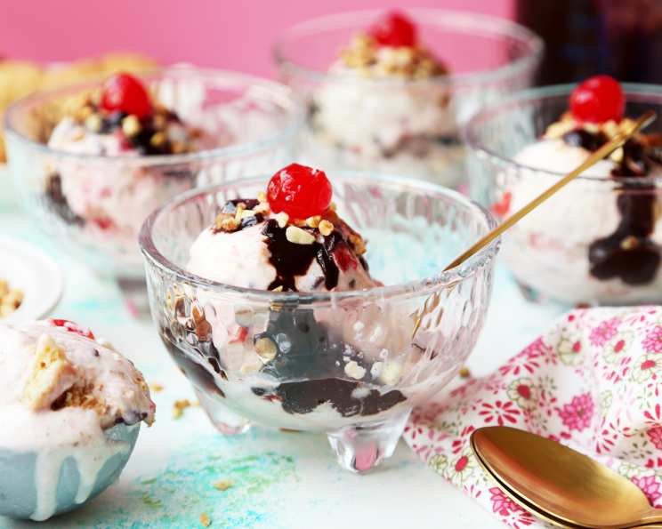 Tortoni Sundaes Recipe
