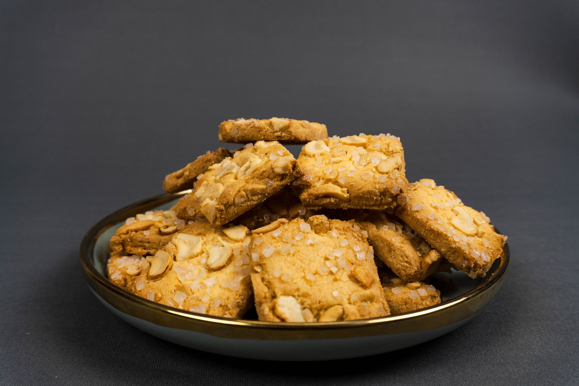 Ricciarelli Italian Almond Cookies: Chewy & Delightfully Easy