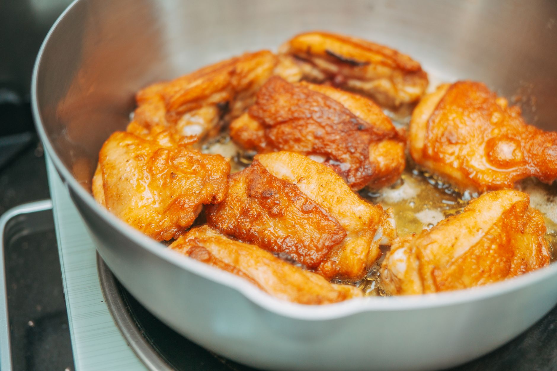 Boneless Skinless Chicken Thighs with Pan Sauce: Juicy & Flavorful