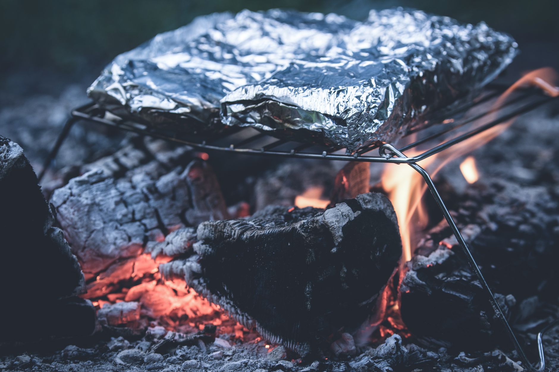 How Long to Grill Sliced Potatoes in Aluminum Foil: Perfect Timing Tips