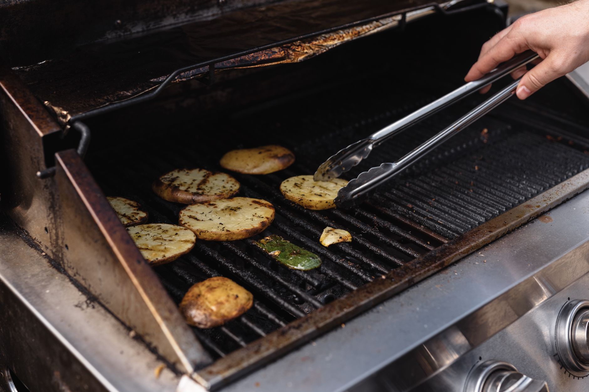How to BBQ Potatoes in Foil: Perfectly Tender & Crispy Every Time