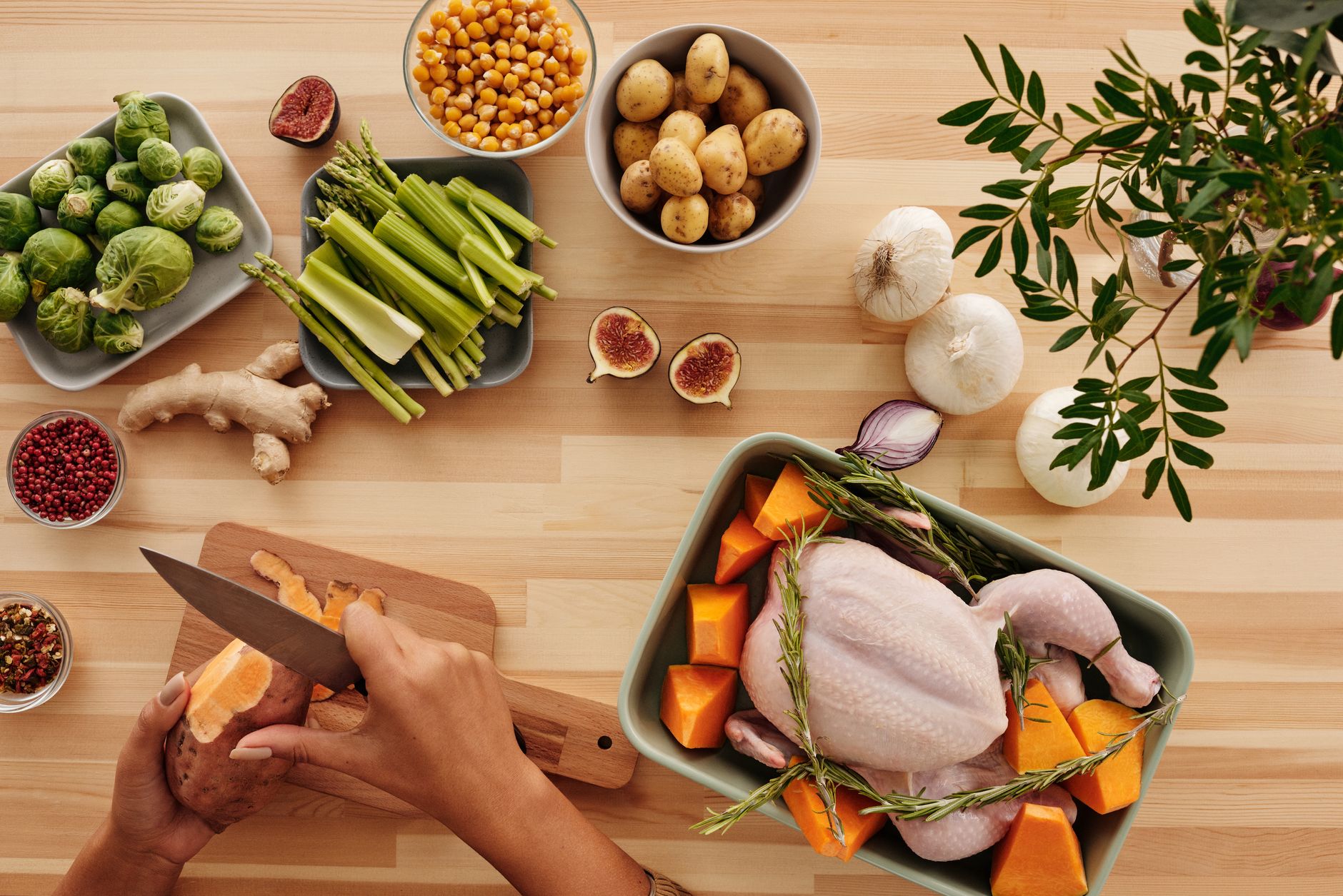 Roasted Potatoes and Vegetables with Rosemary: Crispy & Flavorful Dinner