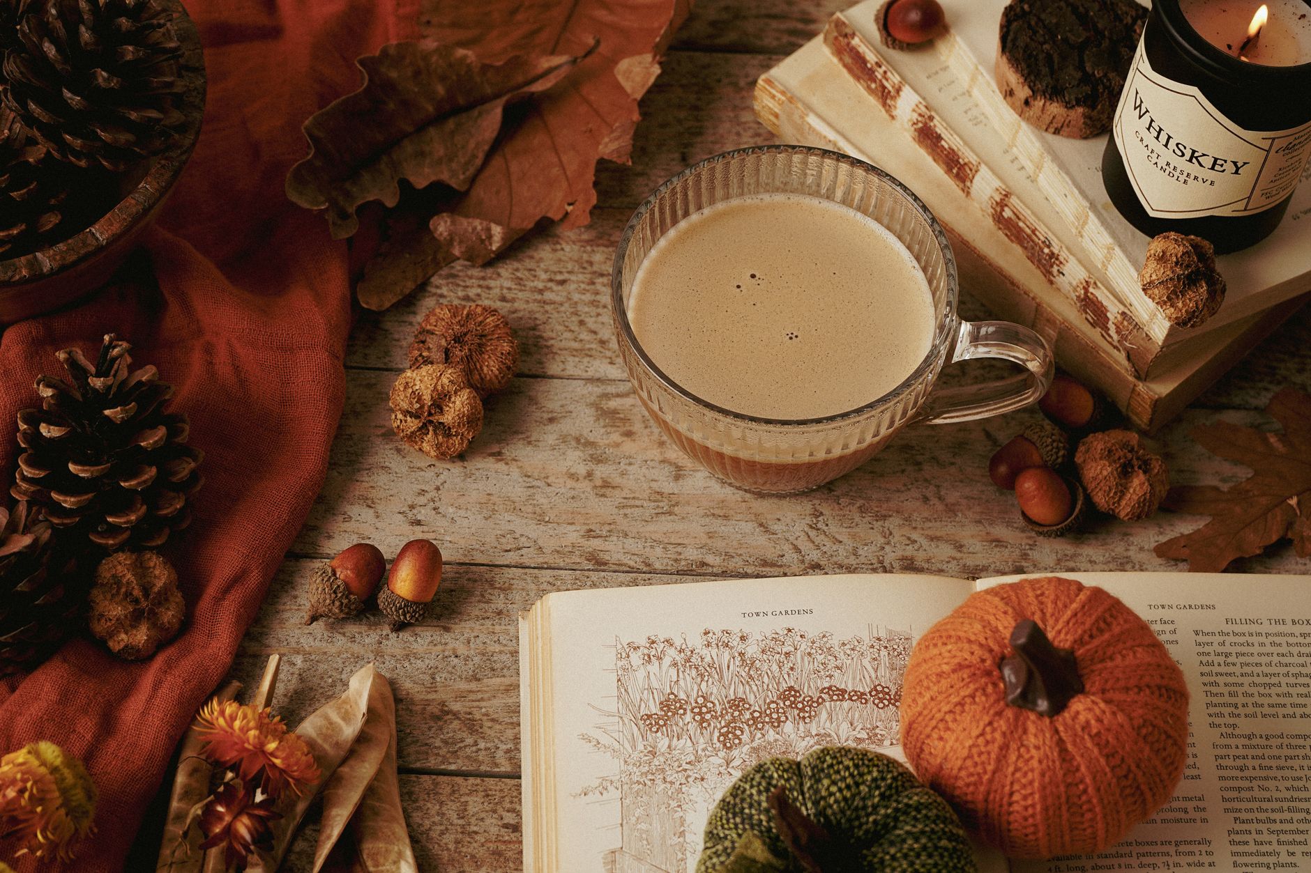 Hot Buttered Rum: A Cozy American Classic Cocktail
