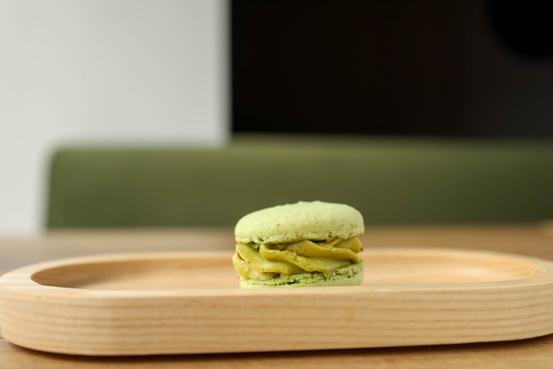 Salted Pistachio Meringues: Light, Crispy, and Delightfully Nutty
