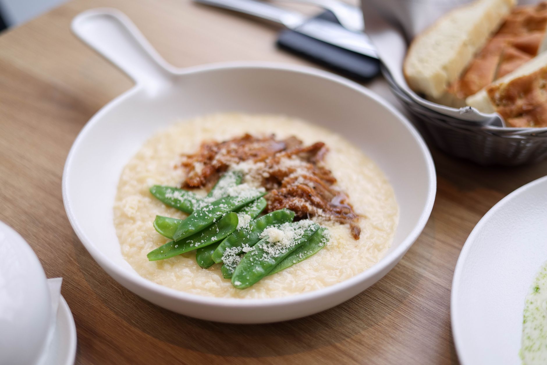 Smoked Gouda Grits: Creamy, Flavorful Breakfast Delight
