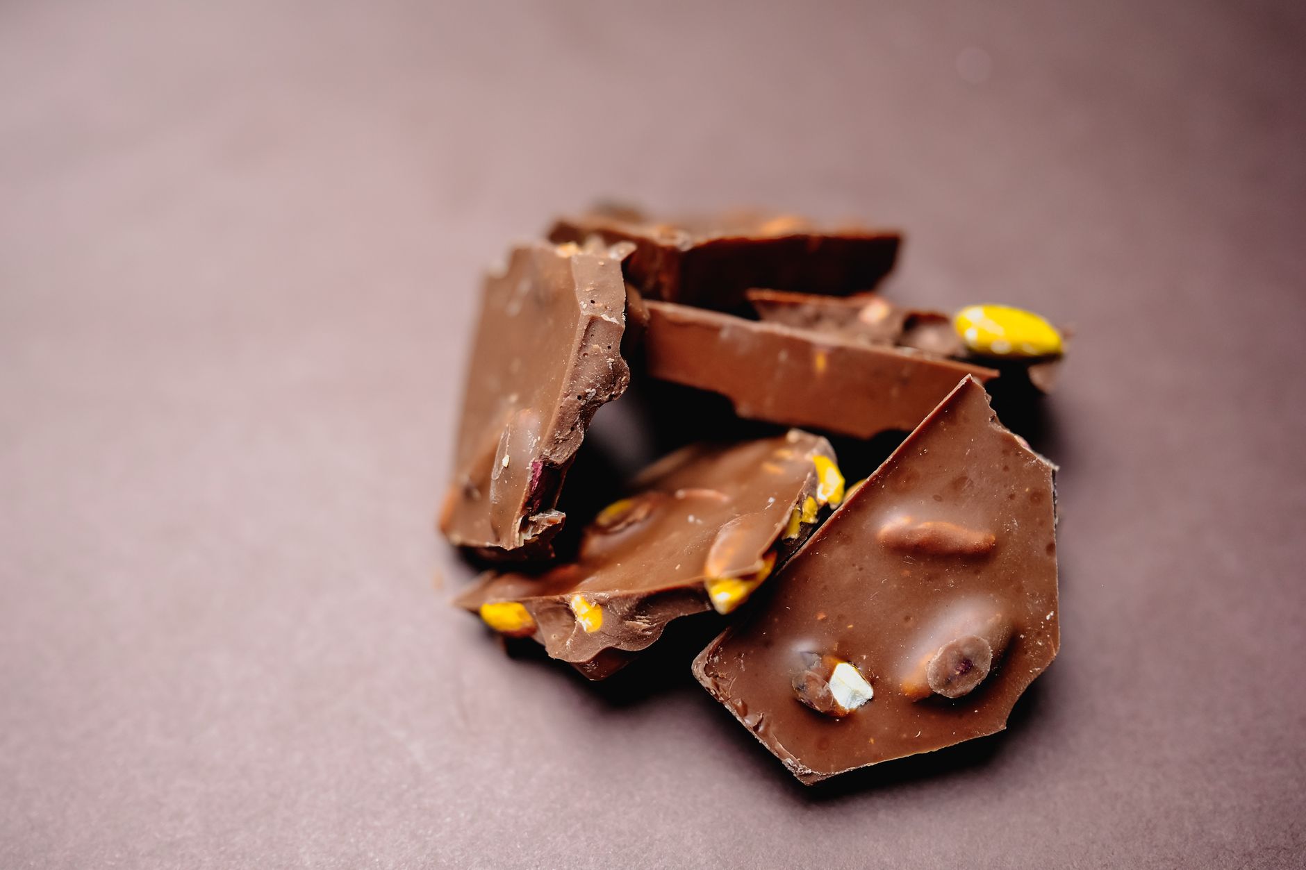 White Chocolate-Walnut Bark Recipe: Creamy and Crunchy Delight