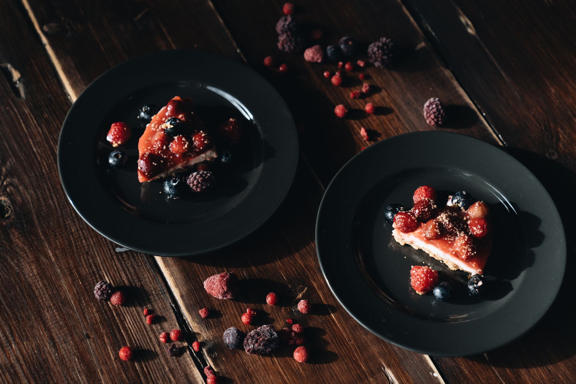 Blackberry Swirl Cheesecake: Creamy Dessert with a Tangy Twist