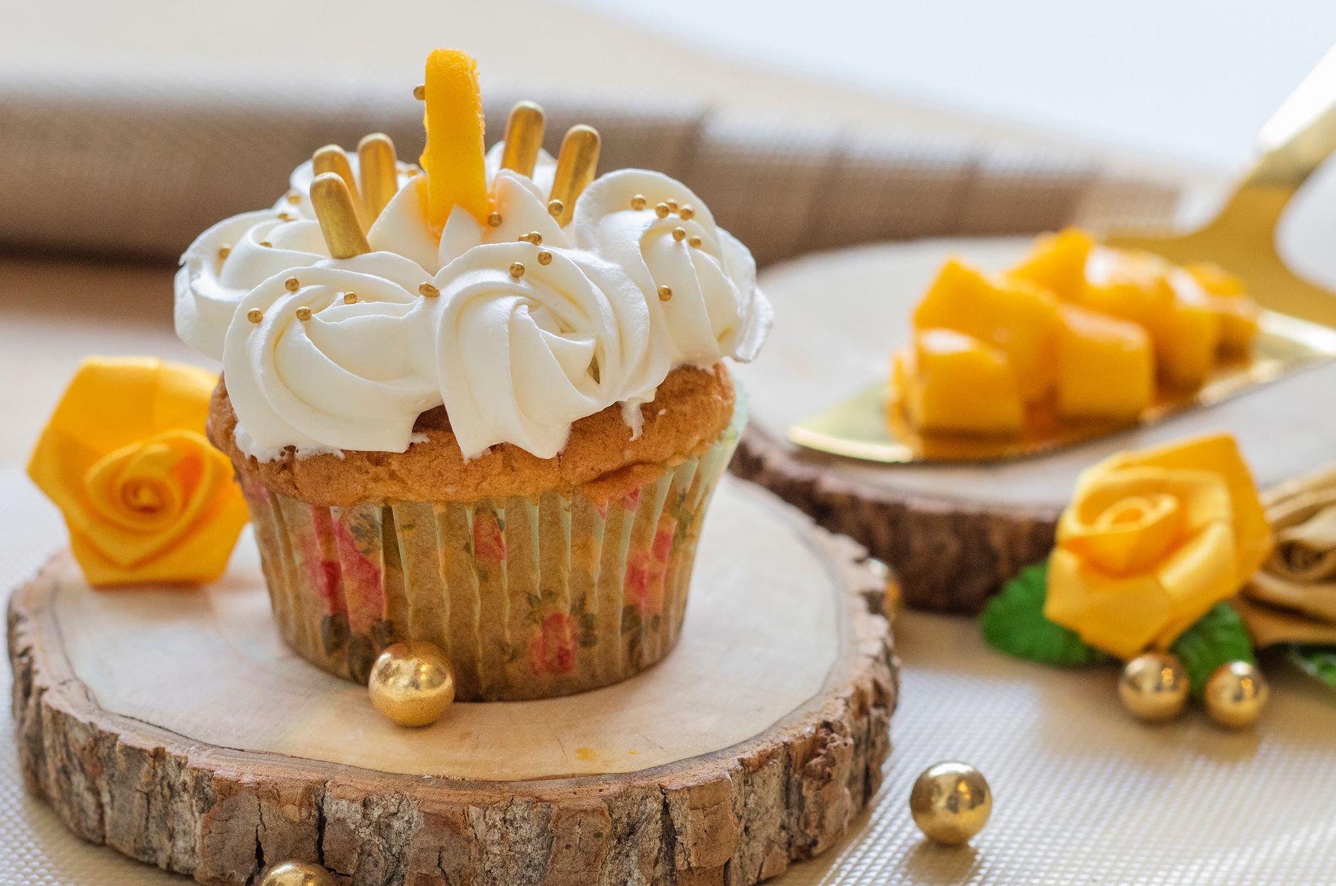 Mango Cupcakes: Tropical Delight with Creamy Mango Buttercream