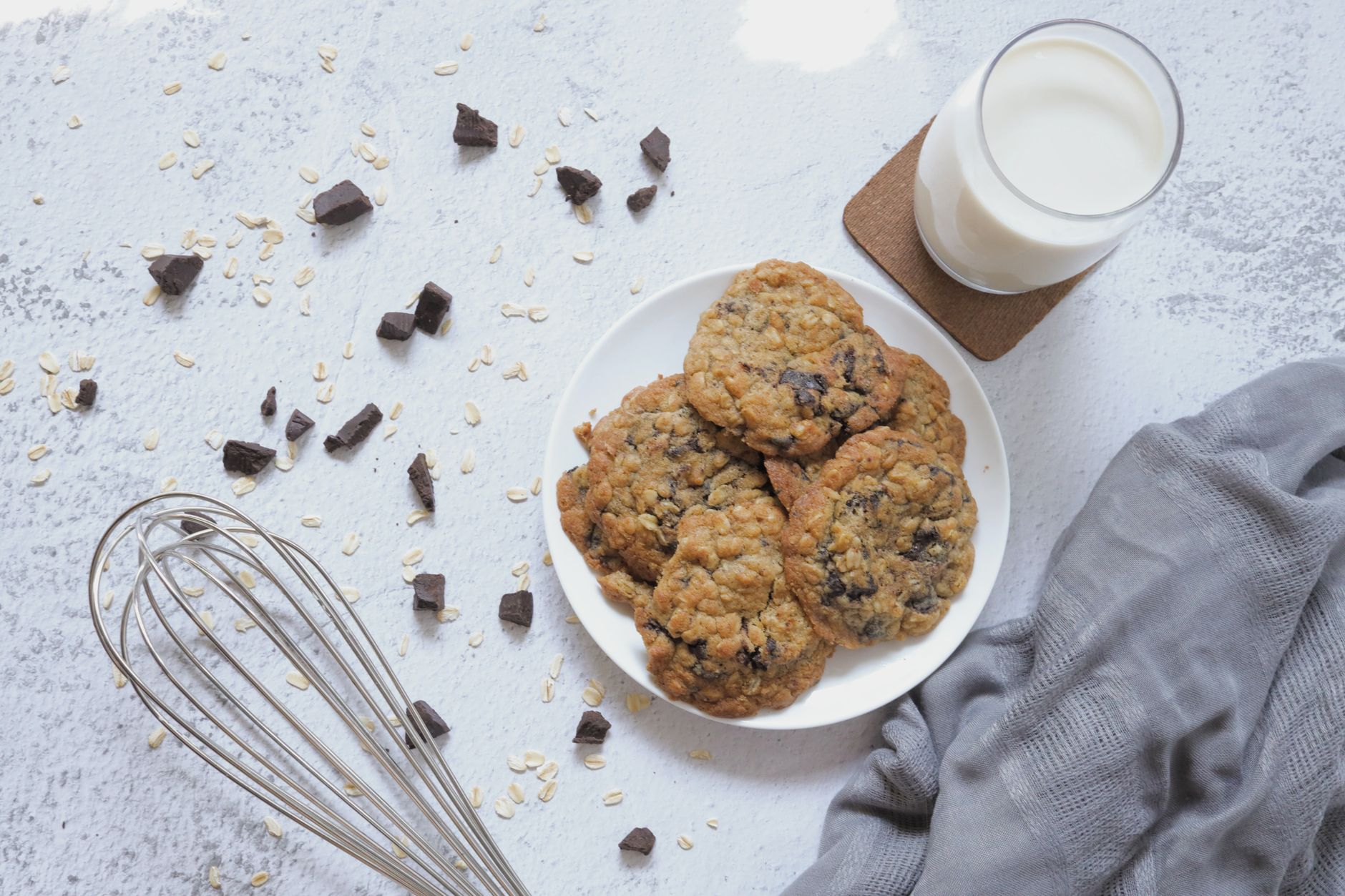 Oatmeal Chocolate-Chip Peanut-Butter Banana Breakfast Cookies