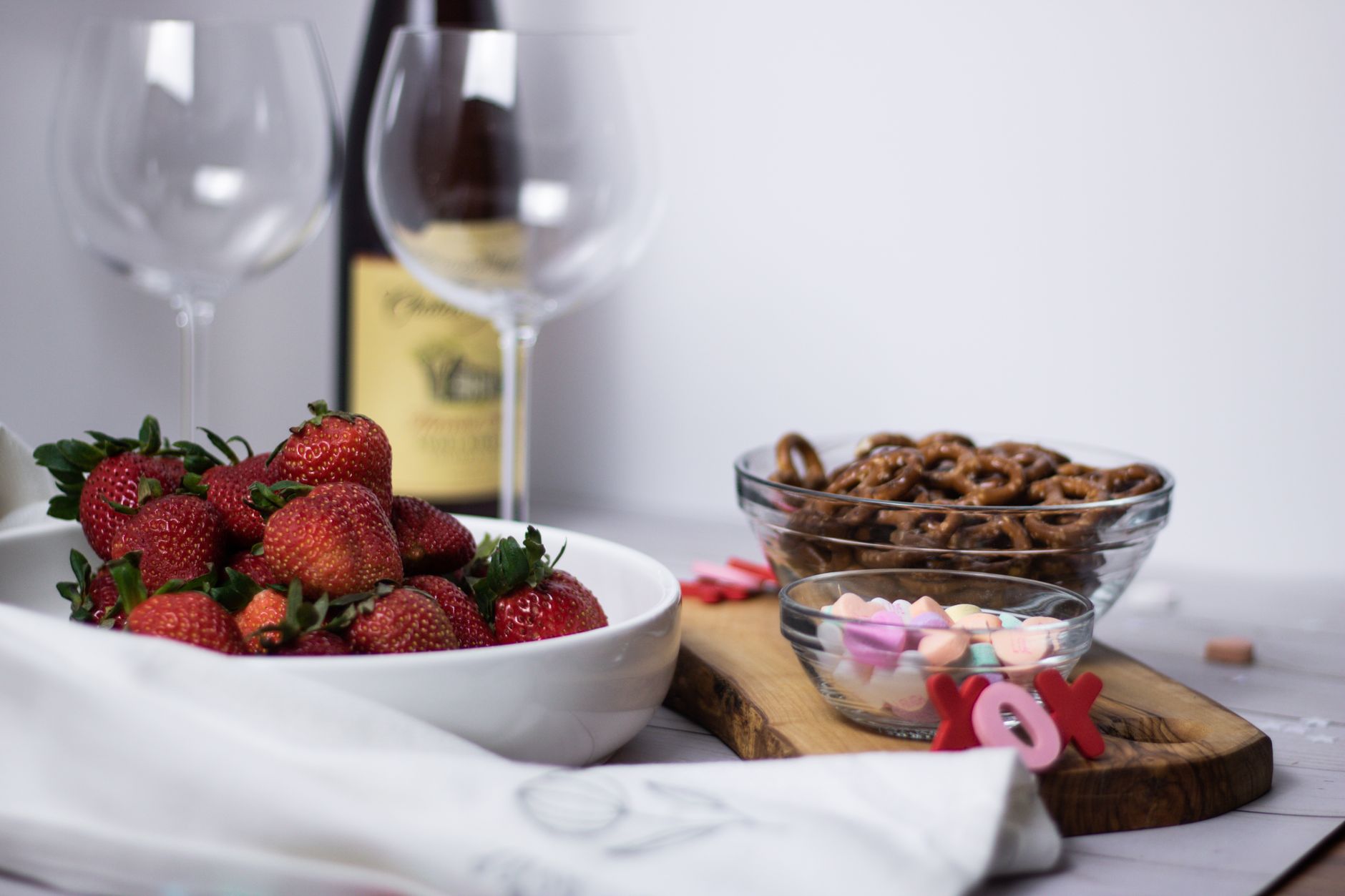 Strawberry Pretzel Salad: A Perfect Balance of Sweet and Salty