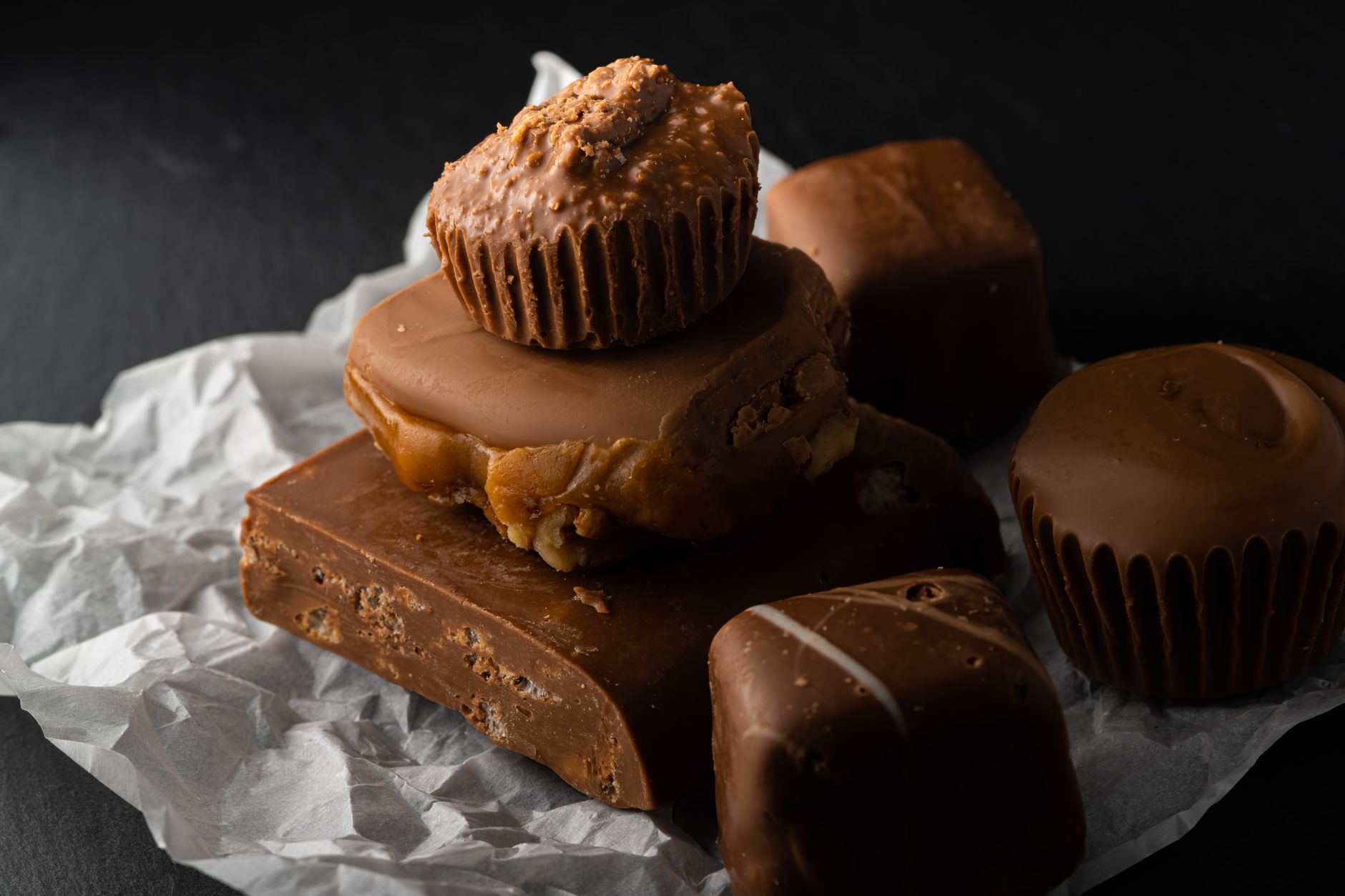 Malted Milk Fudge: Creamy, Crunchy Dessert Delight