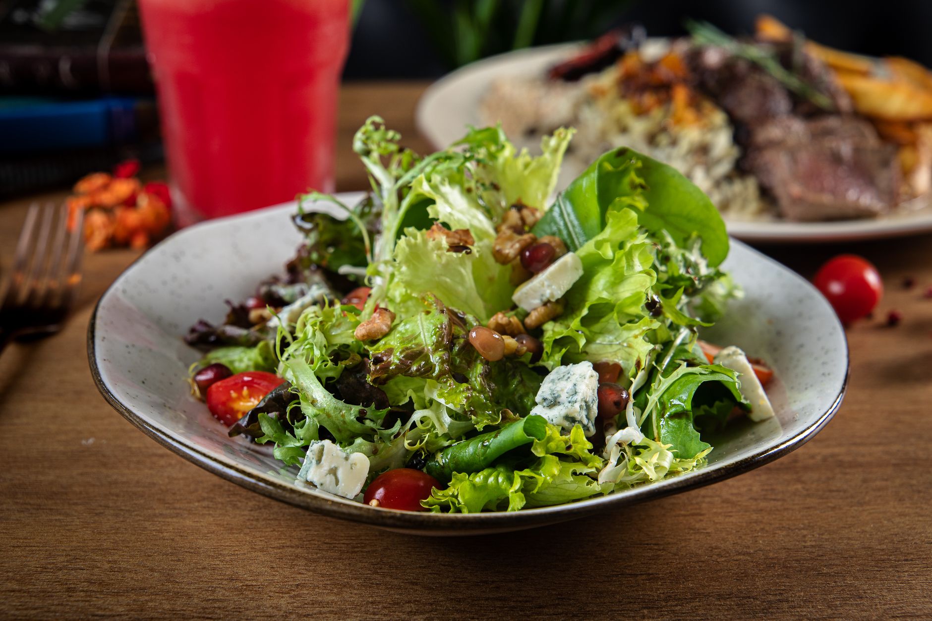Cobb Salad with Blue Cheese Dressing: A Classic American Favorite
