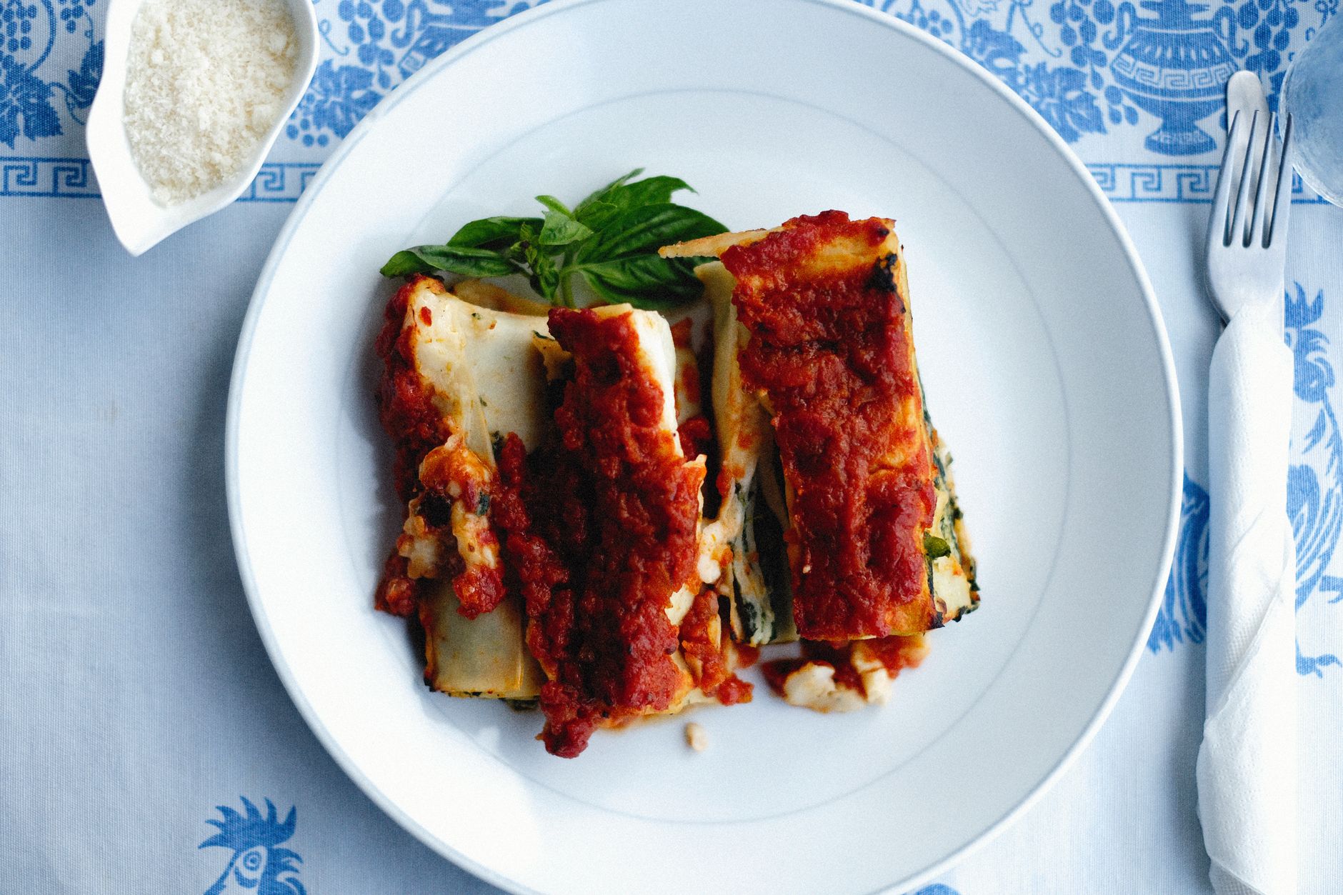 Mozzarella Sticks with Creamy Tomato Sauce: Crispy Delight Meets Smooth Flavor