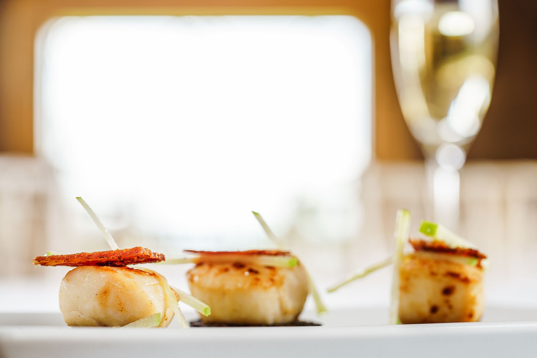 Nantucket Bay Scallops Crudo Recipe: Fresh & Vibrant Seafood Delight