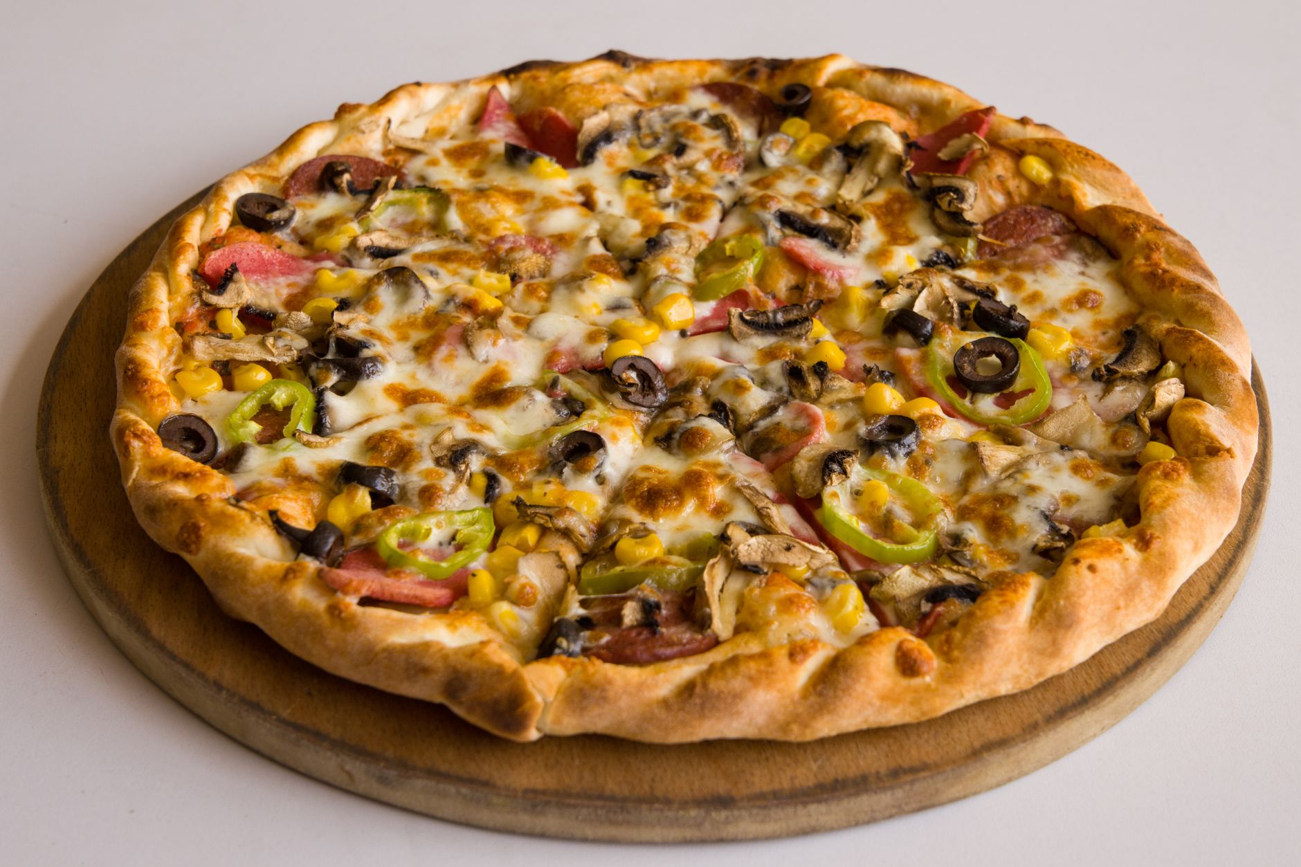 Pie Iron Hawaiian Pizza: Easy Grilled Campfire Delight