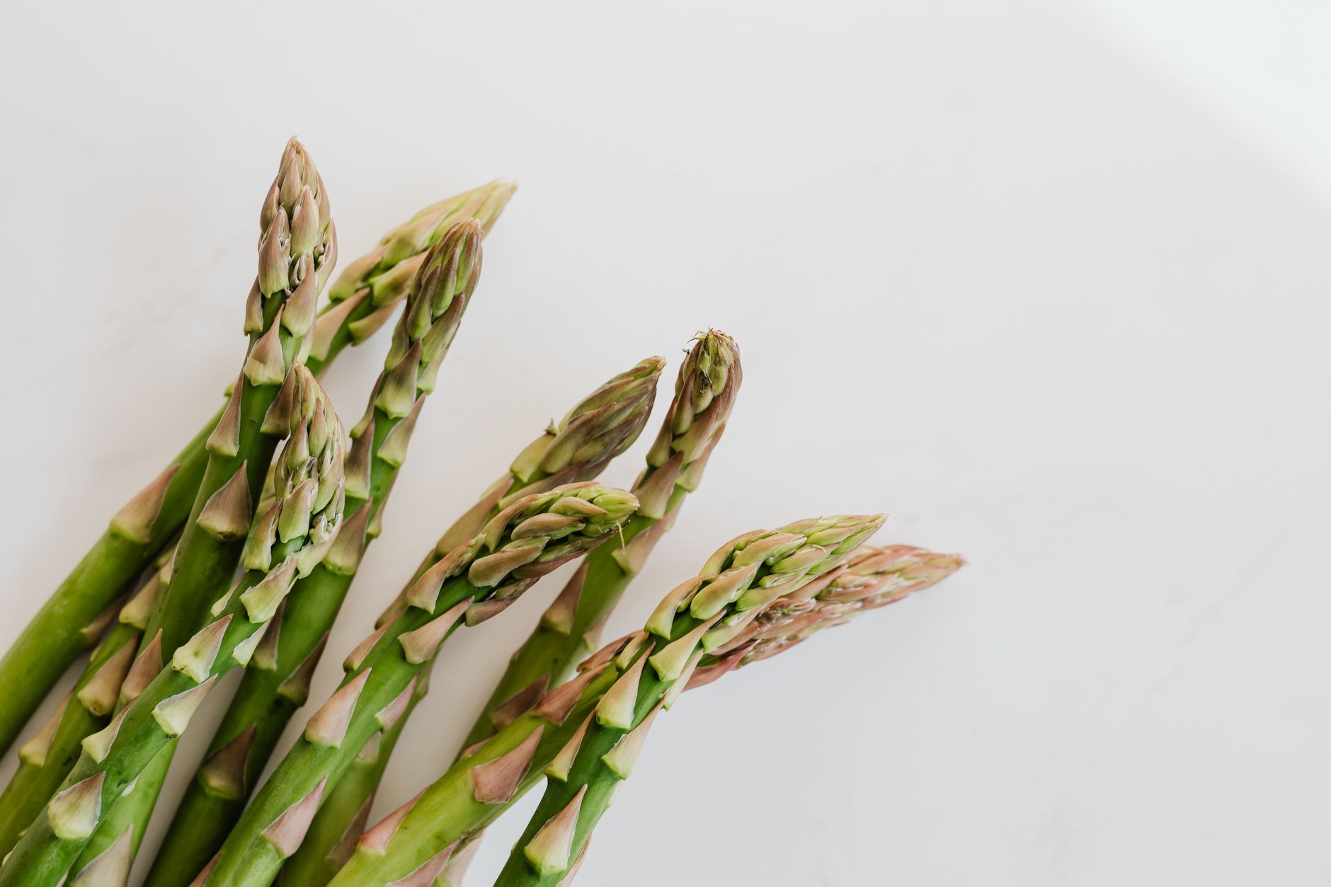 Slow-Cooker Asparagus Barley Risotto: A Creamy, Nutty Delight