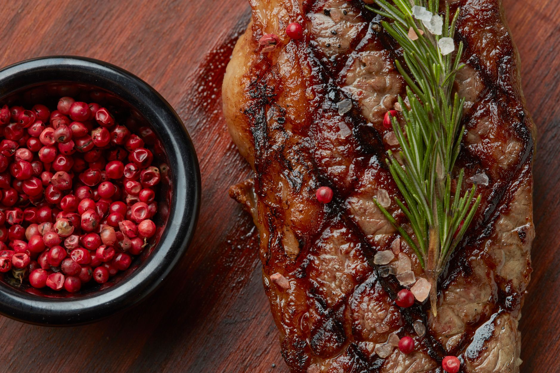 Bourbon Peppercorn Glaze: A Bold, Sweet & Spicy Sauce