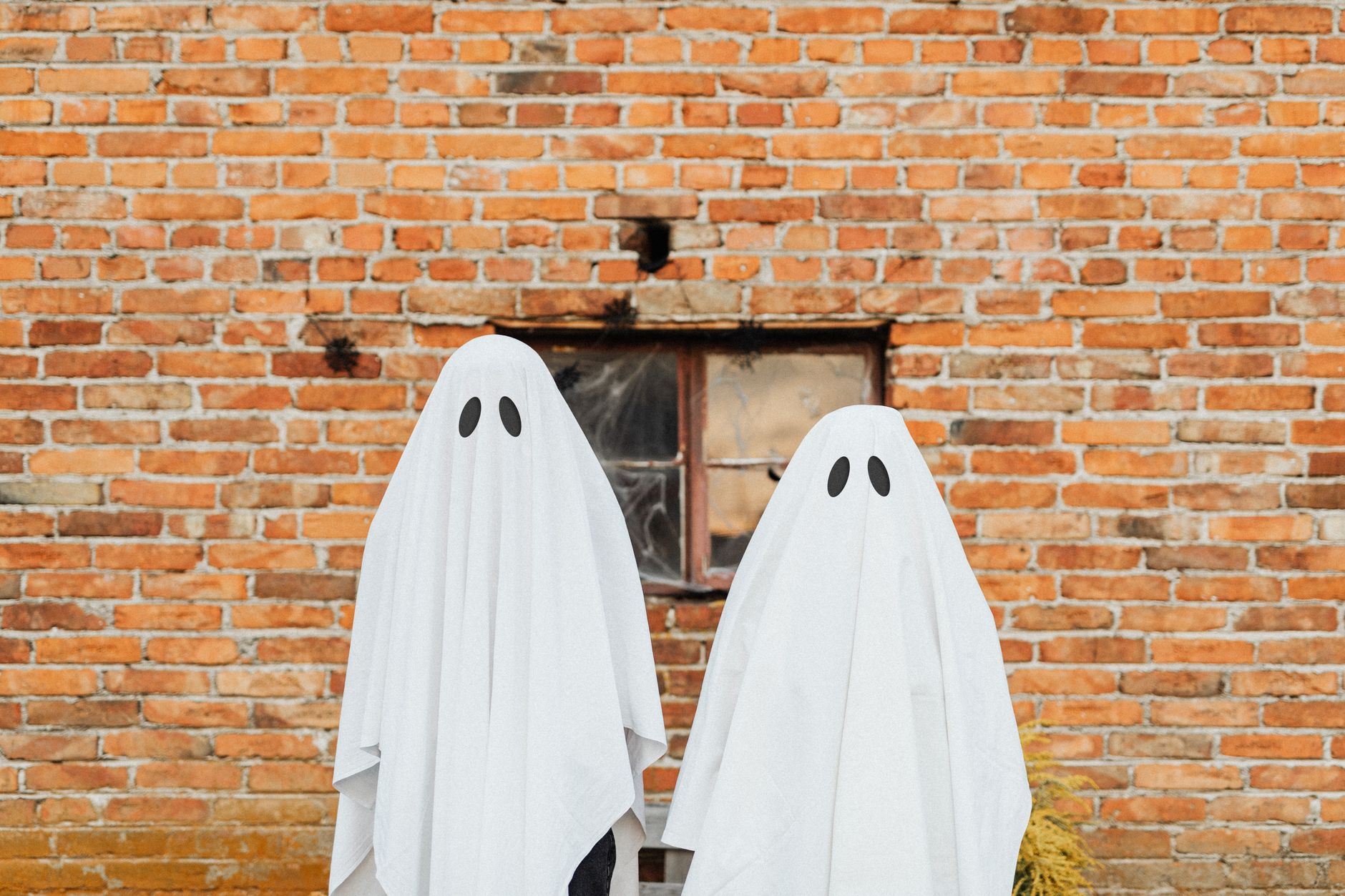 Ghost Crispy Rice Treats: Spooky and Sweet Snack Recipe