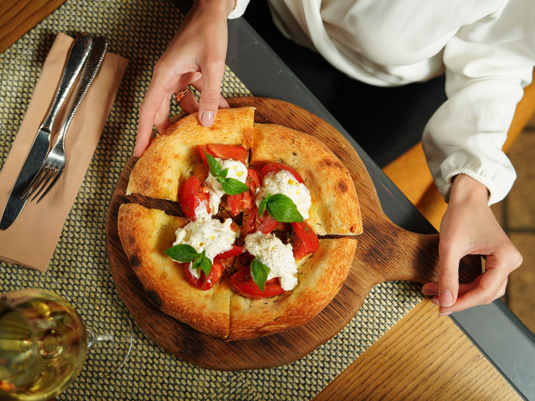 Italian Gyros with Yogurt and Tomato: A Flavorful Twist on a Classic