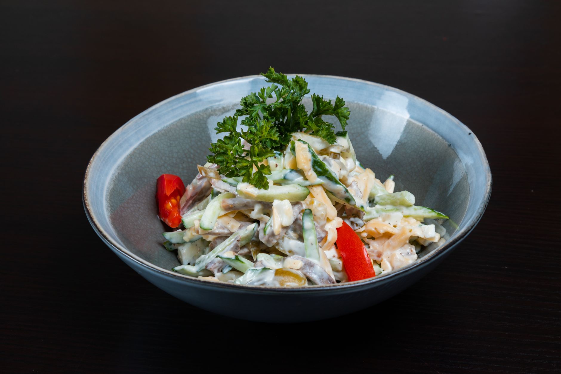 Quick Yogurt Sriracha Dressing: Creamy, Spicy & Ready in Minutes