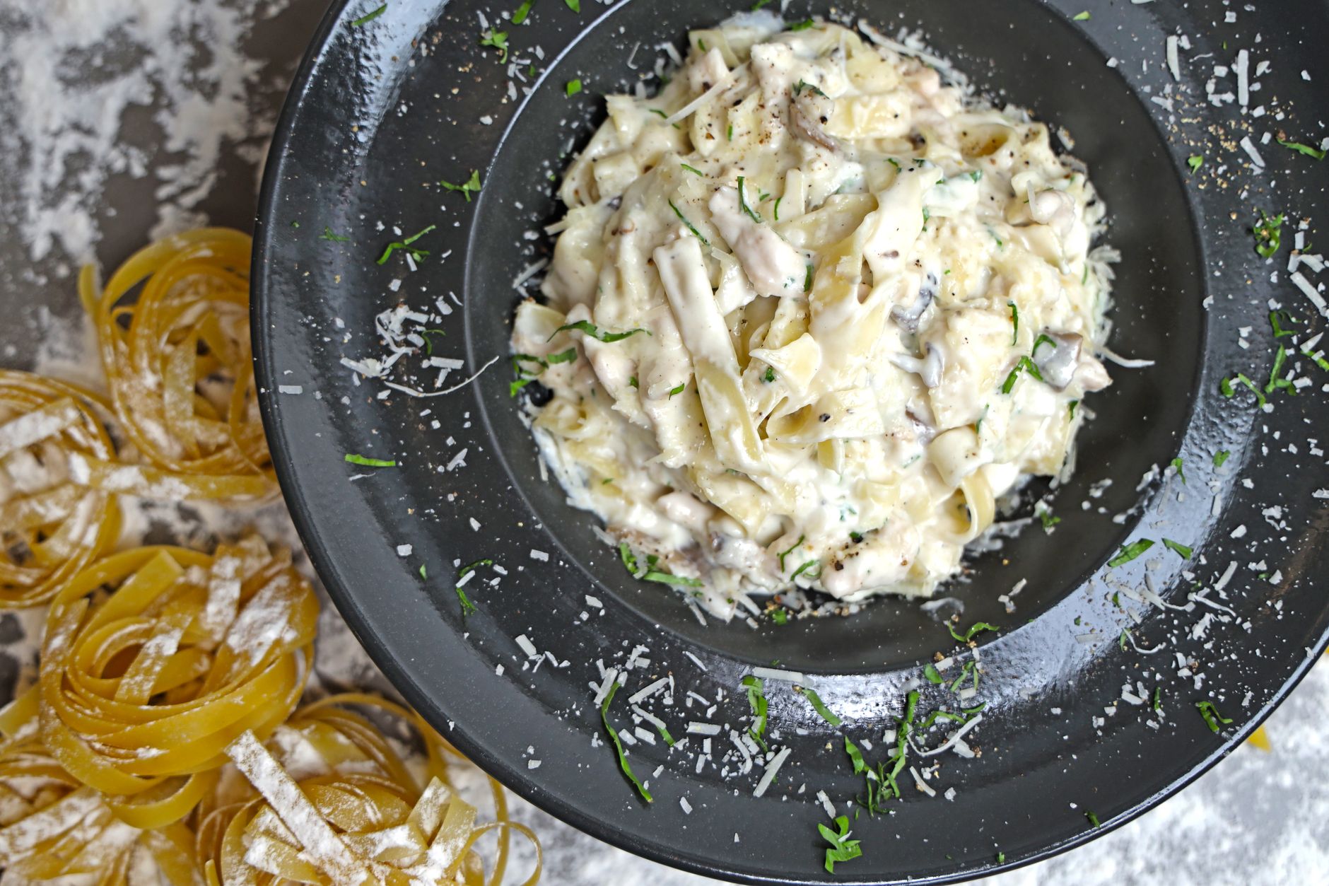 Spaghetti Squash Alfredo Recipe: Creamy, Healthy, and Delicious