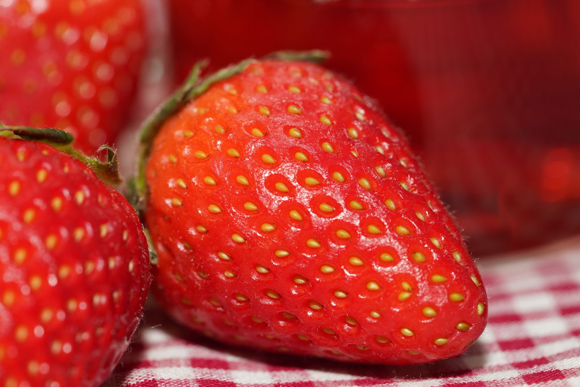 Strawberry OJ: Refreshing & Easy Citrus-Berry Blend