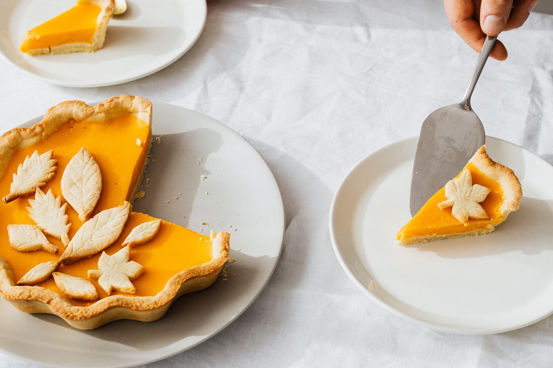 Toasted Marshmallow Pumpkin Pie: A Cozy Fall Dessert Delight